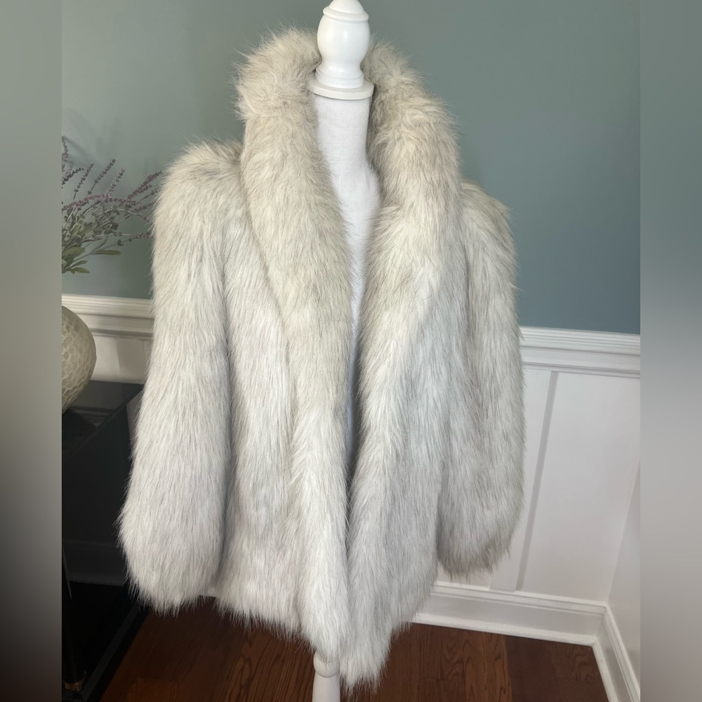 Outerlayers women’s fur coat. Size M. Vintage.